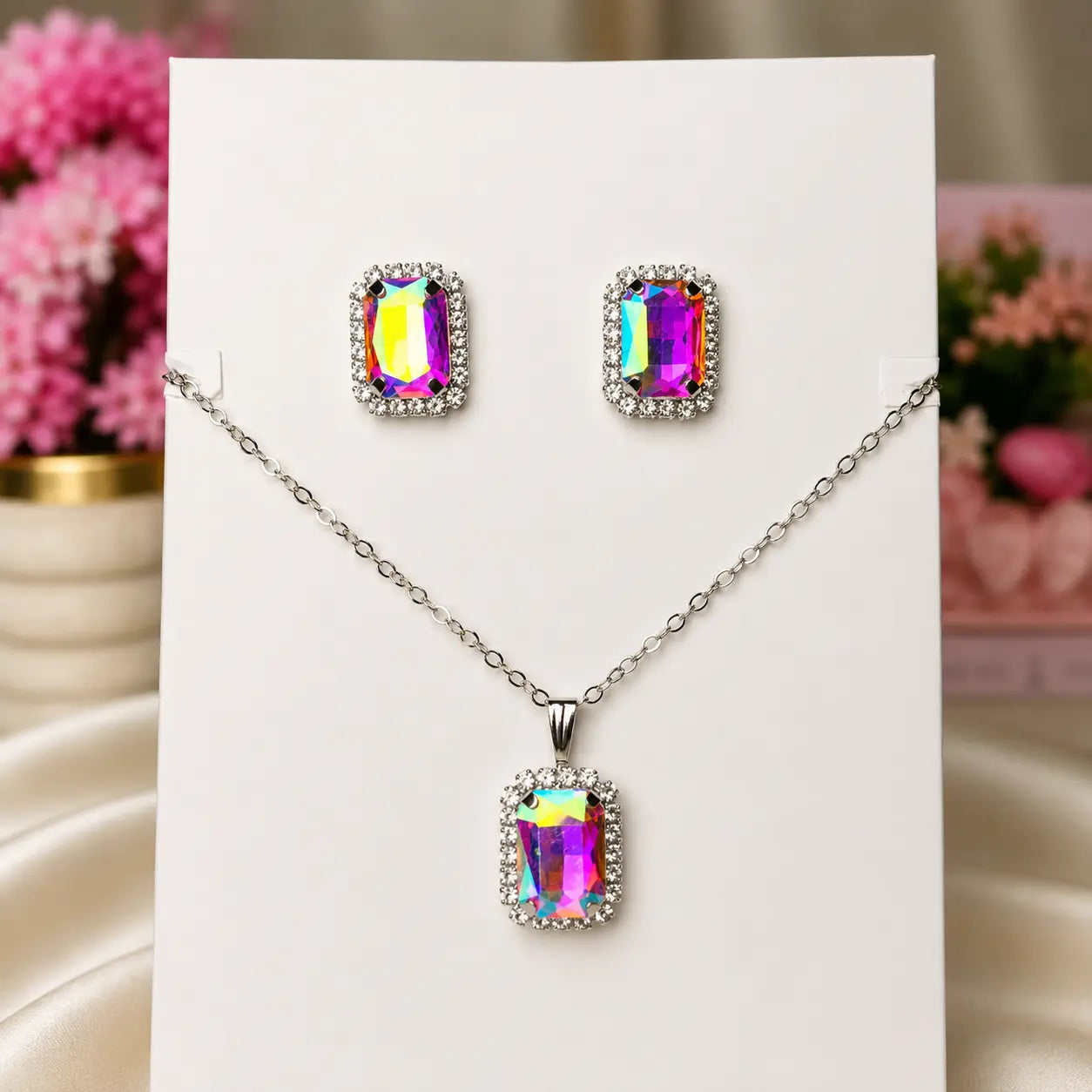 Emerald Aura Pendant Set