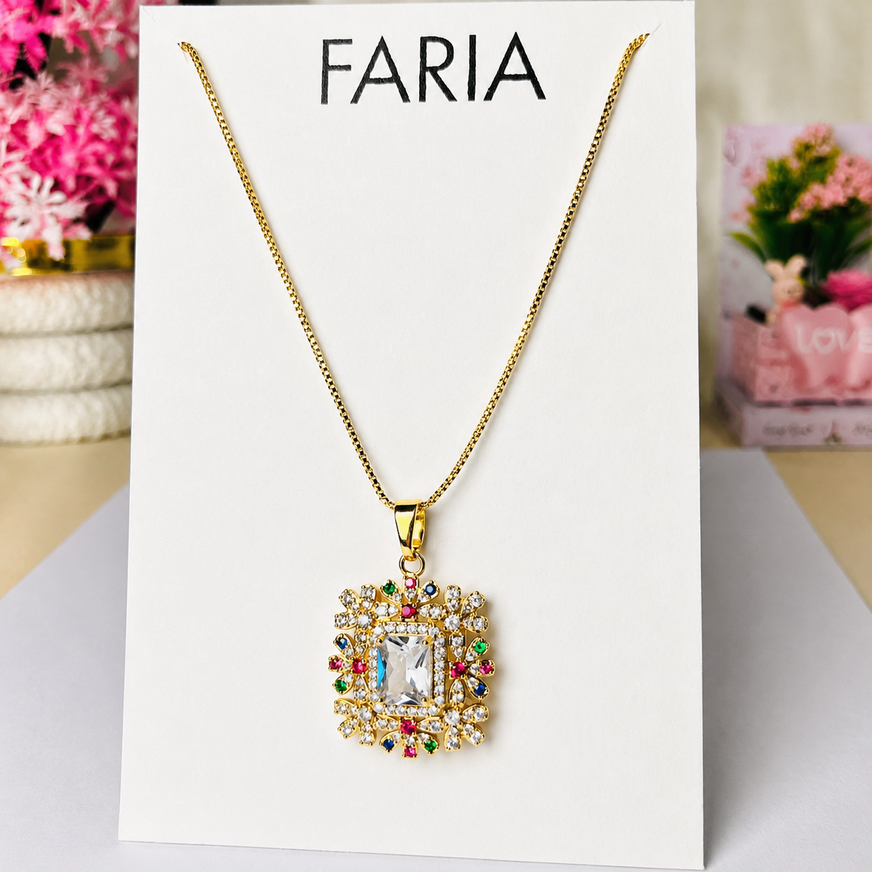 Emerald Radiance Pendant Chain