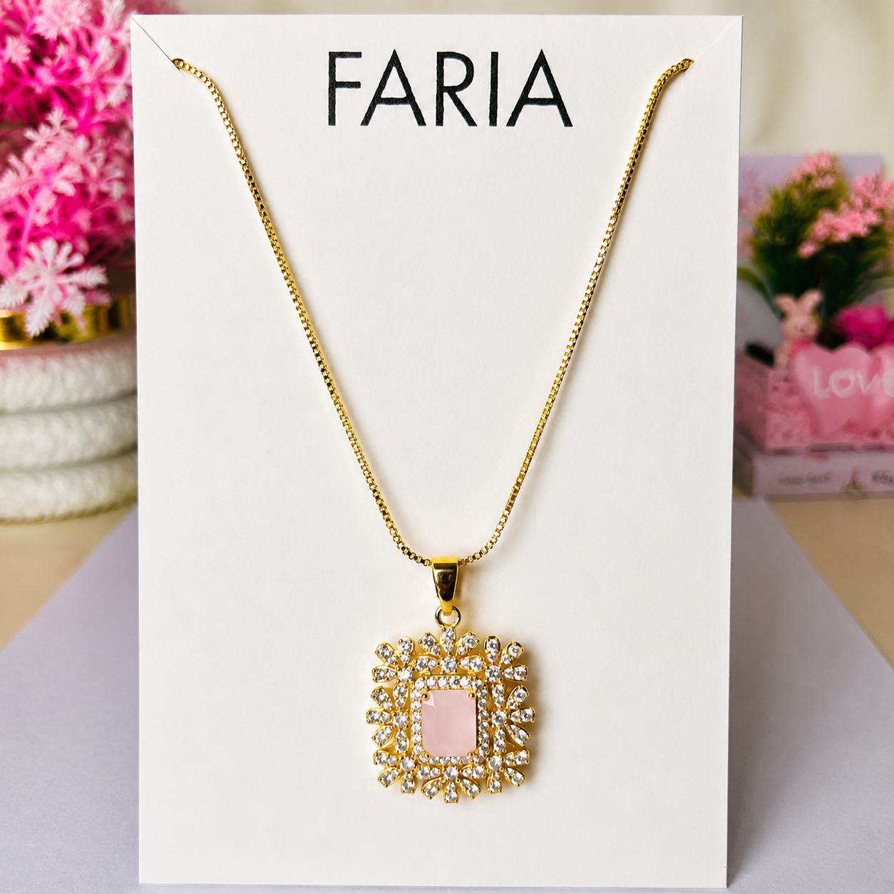 Emerald Radiance Pendant Chain