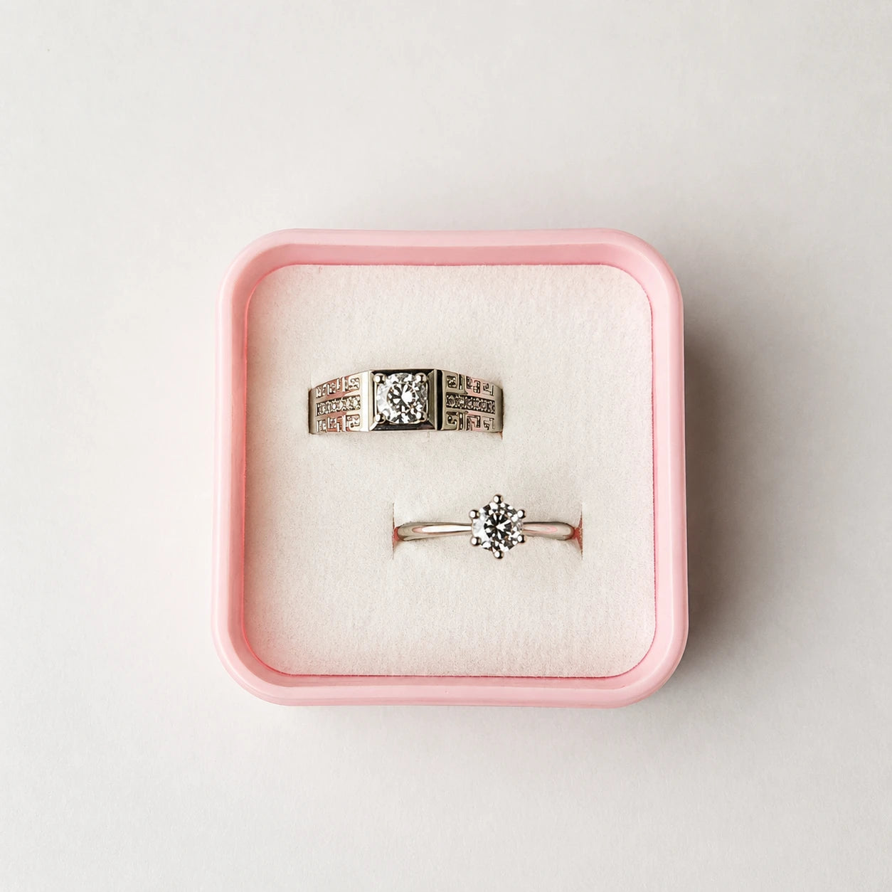 Classic Solitaire Pair Ring Set