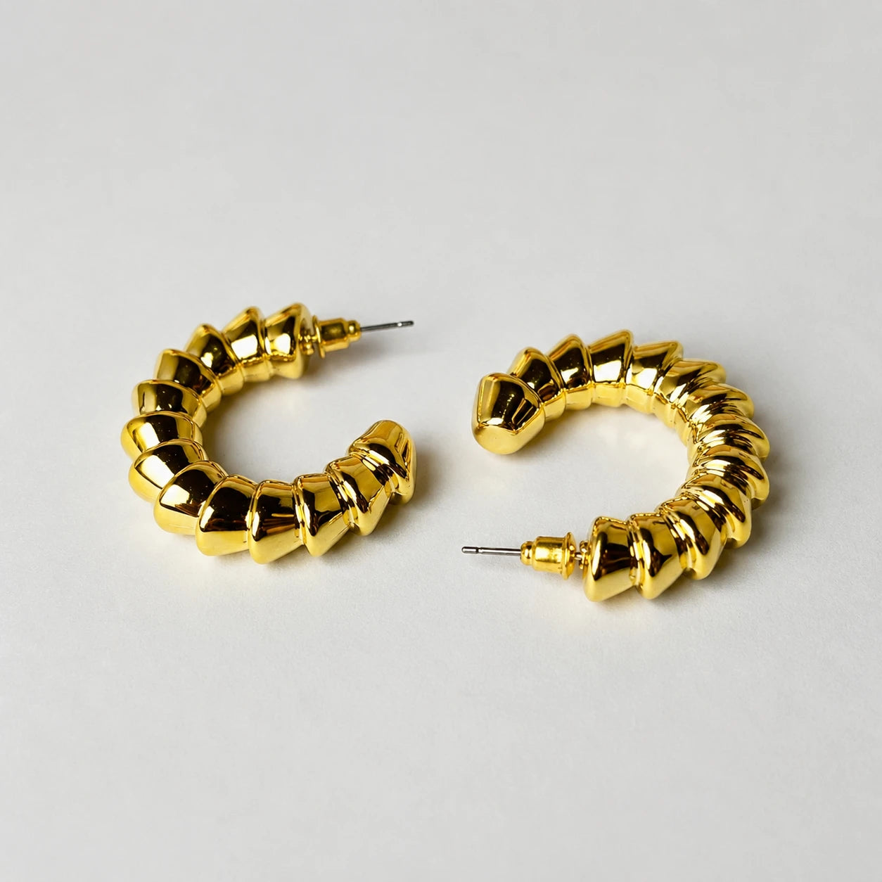 Luna Ribbed Hoop Stud Earrings