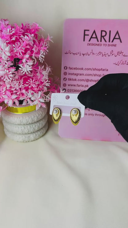 Pearl Sunray Gold Stainless Studs